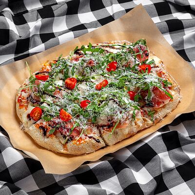 Пицца Прошутто крудо в Sia bar по цене 1350 ₽