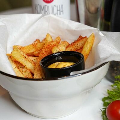 Картофель фри с соусом в Бар Пиф-Паф по цене 270 ₽