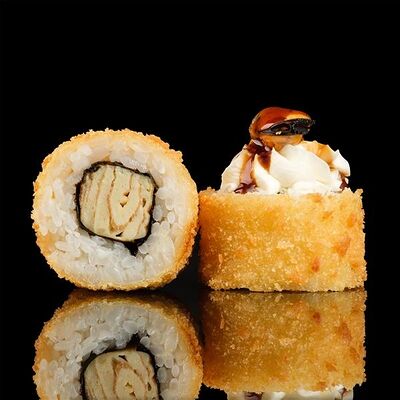 Горячий ролл с мидиями в Суши Стар по цене 499 ₽