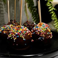 Кейк-попс на палочке в Filippe