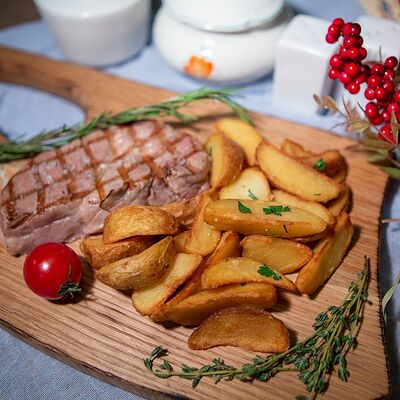 Стейк из cвинoй шеи в Гриль house по цене 490 ₽