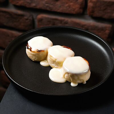 Сырники со сгущенкой в Encore Ervier по цене 450 ₽