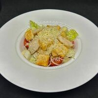 Салат цезарь с курицейв Кафе сон у моря