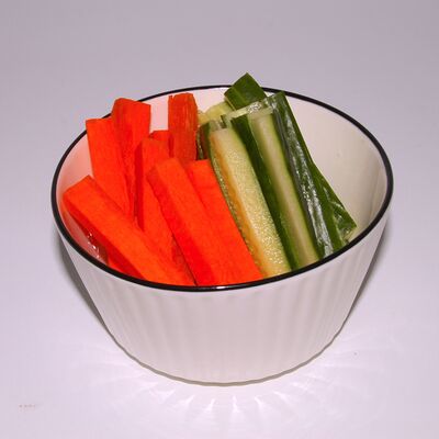 Палочки моркови и огурцав Павлин 2.0 по цене 220 ₽