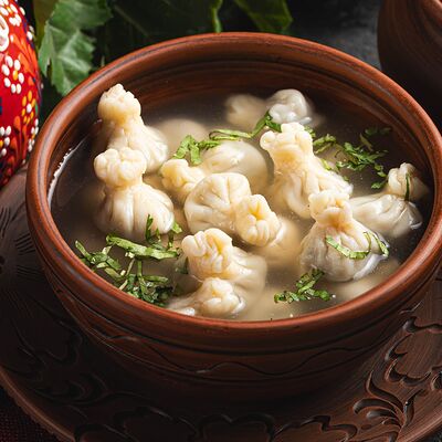 Суп с мини-хинкали из говядины в Алазани по цене 2200 ₸