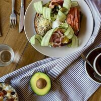 Логотип BUENO cafe