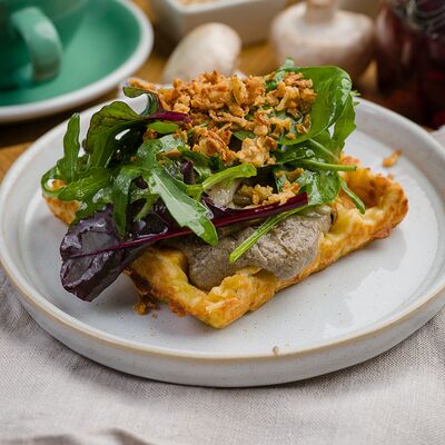 Картофельная вафля с жаренными грибами в Debaton по цене 396