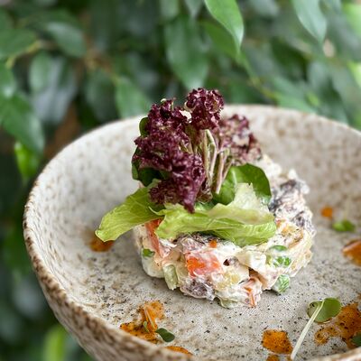 Оливье с говядинойв Pellegrino по цене 395 ₽