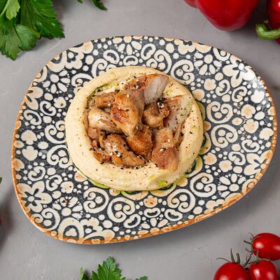 Хумус с цыплёнком каджун в Куркума по цене 470 ₽