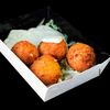 Крабовые шарики с соусом тартар в И рыба и мясо по цене 315