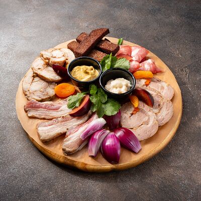 Ассорти из мясных деликатесов в Sesilia по цене 1400