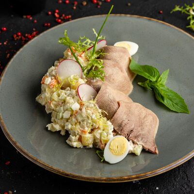 Оливье с языком в Сытый Лось по цене 640 ₽