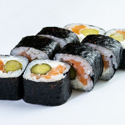 Мега-ролл в Кукси каби по цене 640 ₽