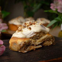 Булочка с корицей в Сыроварня