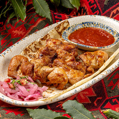 Шашлык из цыпленка в Хмели & Сунели по цене 870 ₽