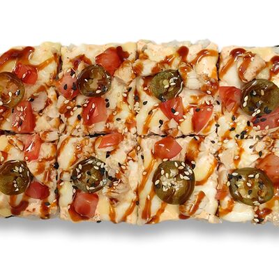 Суши-пицца Острая куриная в Йоги Суши по цене 280 ₽