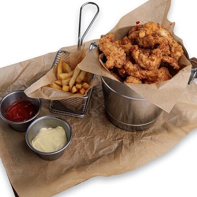 Ведро Chicken & chips в PINTA Bar & Grill по цене 10790 ₸