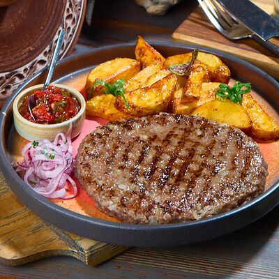 Плескавицав Балканский гурман по цене 880 ₽