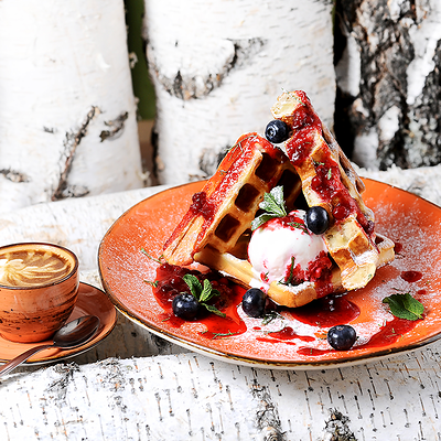 Бельгийские вафли со свежей ягодой в ФедяДичь по цене 470 ₽