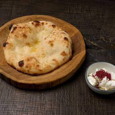 Лепёшка с лабне в Dacha restaurant по цене 340 ₽