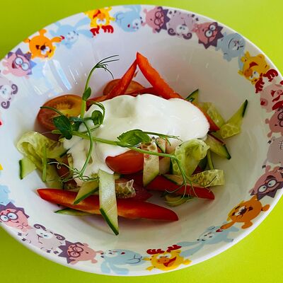 Салатик овощной со сметаной в Мираж по цене 195 ₽