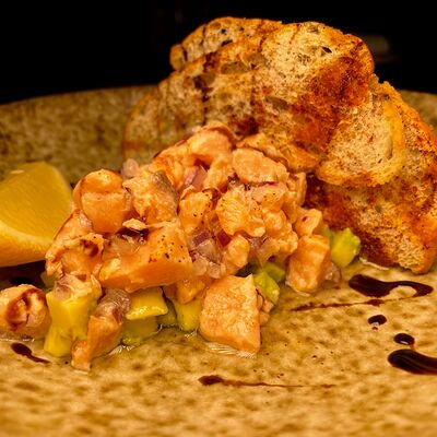 Тартар из филе тунцав Vinokurov karaoke rest по цене 995 ₽