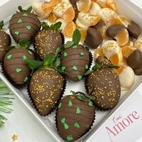 Новогодний набор из клубники в шоколаде и мандаринов №1 в Con Amore