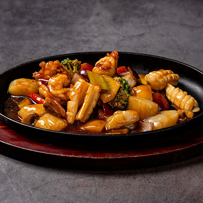 Морепродукты на сковороде в Soluxe Club по цене 2500 ₽