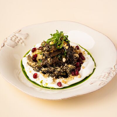 Салат с авелуком и мацуном в Mouflon по цене 590 ₽