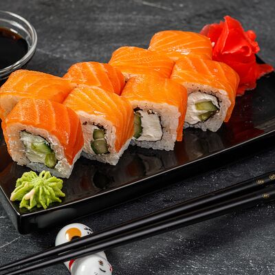 Ролл фирменный Филадельфия классик в Sushi Pizza Top по цене 719 ₽