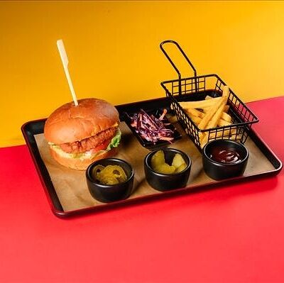 Чикен бургер в Smoky Rabbits Chillout Bar по цене 499 ₽