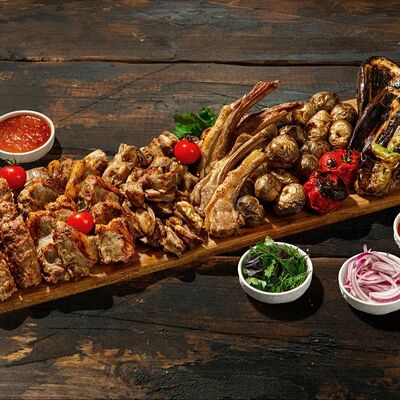 Сет баранина с овощами в Шашлык Хаус Grill Premium Combo по цене 11120 ₽