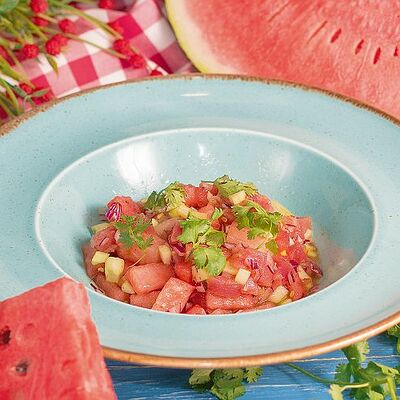 Тартар из тунца с арбузом в Луиджи & Тосё по цене 399