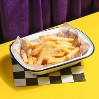 Картофель фри с пармезаном и трюфельным маслом в Cheesemania