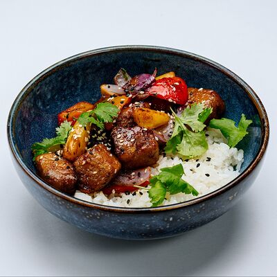 Свинина в кляре по-китайски в кисло-сладком соусе в Каспий по цене 759 ₽