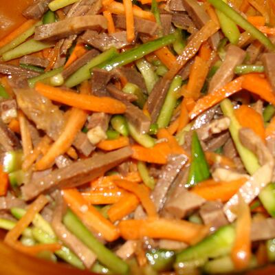 Салат с языком в соевом соусе большая порция в Марсель по цене 580 ₽