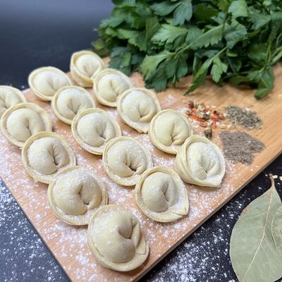 Пельмени ручной лепки домашние в Сама спекла по цене 949 ₽