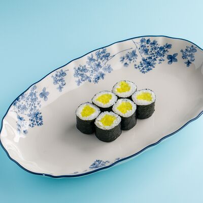 Маки-ролл с такуан в MO by Matisov по цене 349 ₽