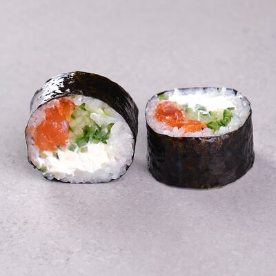Ролл с лососем и огурцом в Токио по цене 31 р.
