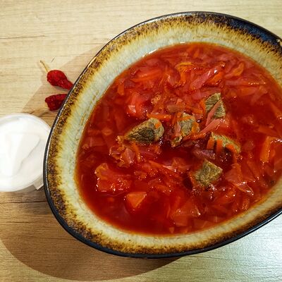 Борщ сибирский с телятиной в Papa Hop по цене 390 ₽