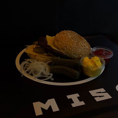 Бургер Мисо Классика в Шаурма Miso по цене 600 ₽