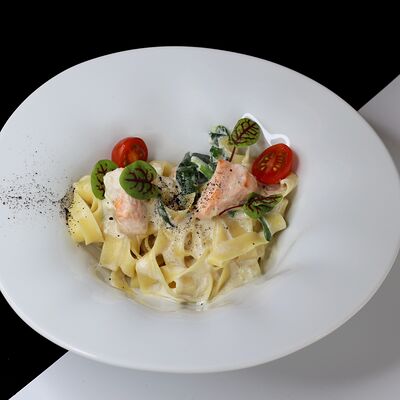 Феттучини с лососем и шпинатом в Libido по цене 1250 ₽