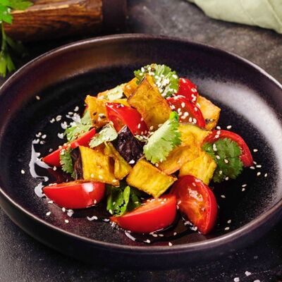 Салат с хрустящими баклажанами в Шашлычный Мир по цене 480 ₽