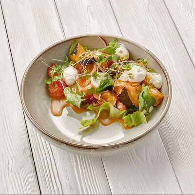 Салат с глазированными баклажанами в Пармезан по цене 666 ₽