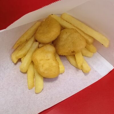 Комбо Картофель фри и наггетсы в iWok по цене 300 ₽