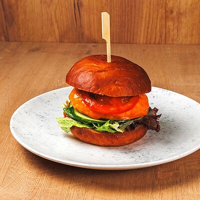 Бургер с куриной котлетой в Nel tempo по цене 550 ₽