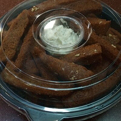  Гренки чесночные с соусом на компанию в СССР по цене 329 ₽
