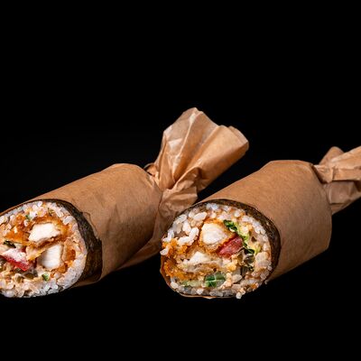 Хэнд Ролл с курицей в Tanaka суши по цене 675 ₽