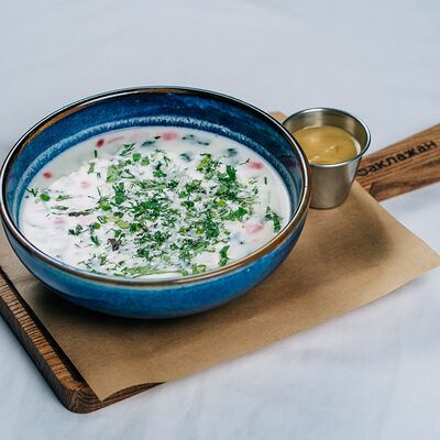 Окрошка с куриным филе в Баклажан по цене 715 ₽