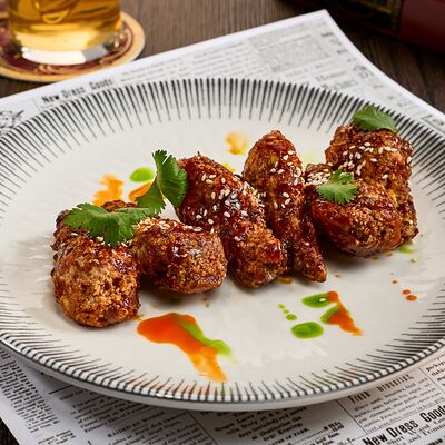 Куриные крылышки в соусе хойсин в Честертон по цене 490 ₽